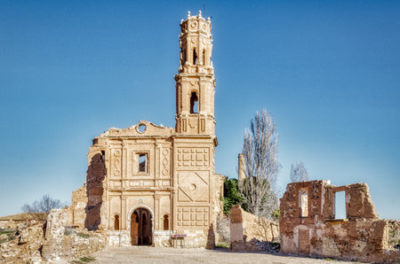 A ruined stone brown building during daytimeのeditorial素材
