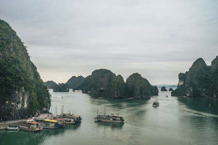 The beauty of UNESCO Heritage site Ha Long Bay, Quang Ninh, Vietnam.のeditorial素材