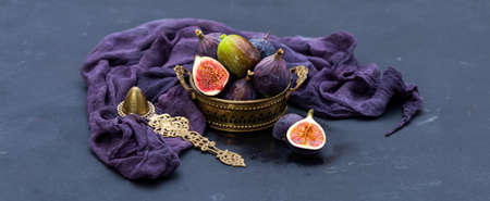 A closeup shot of fresh purple and green figs
