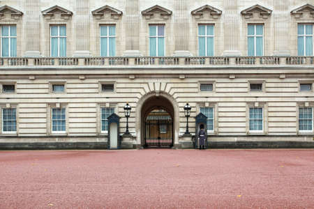 A view of Buckingham Palace in Londonのeditorial素材