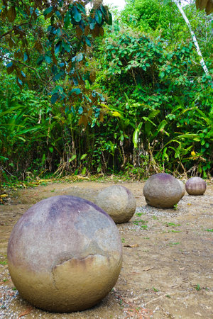 A vertical shot of the stone balls in Costa Ricaの写真素材