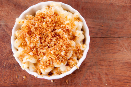 macaroni noodles and cheese with toasted breadcrumb topping