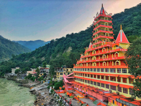 A beautiful shot of the Lakshman Jhula bridge in Rishikeshのeditorial素材