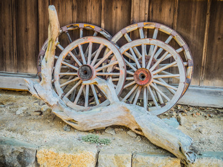 old wooden wheelの写真素材