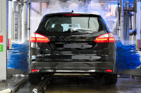 Auto in Waschanlageの写真素材