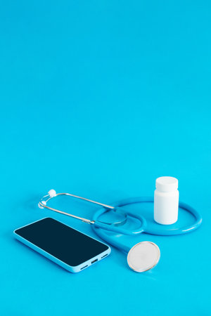 Doctor online, online medical communication network with patient.の写真素材