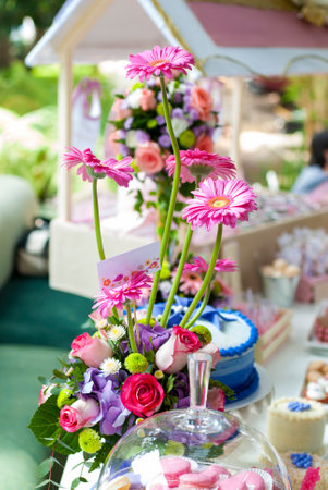 Flower arranging in social reunion baby shower in Guatemalaの写真素材