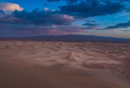 Sunrise and sunset are always amazing to see in souther Mongolia. This is the place called Gobi sand dunes, located southern side of Mongolia.の写真素材