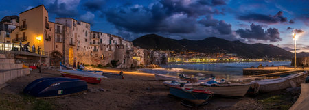 The beach at the eveningの写真素材