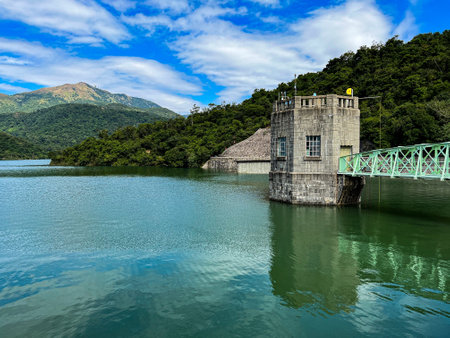 A closeup shot of a bridge at the main dam Lo in Hong Kongの写真素材