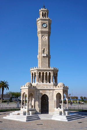 A vertical shot of the Izmir Clock Tower in Turkey during daylightの写真素材