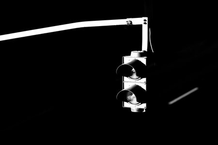 A grayscale of a traffic light