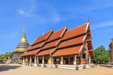 Ancient pagoda Phra That Lampang Luang, sacred stupa, famous tourist destination, Lampang province, Thailandの写真素材