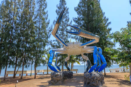 Surat Thani, Thailand - February 24, 2019: Blue Swimmer Crab sculpture at Laem Pho cape park, Chaiya district.のeditorial素材