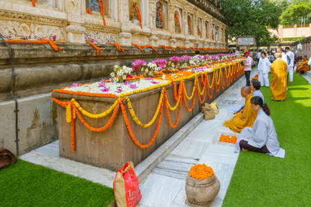 Bodh Gaya, India - October 14, 2018: Cankamana (Cloister walk) in Mahabodhi temple. Load Buddha walk in meditaion here.のeditorial素材