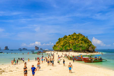 Krabi, Thailand â February 15, 2020: Tourists at beautiful beach and amazing separated sea at Ko Tub, Ko Mor and Poda Island, Ao Phra Nang bay.のeditorial素材
