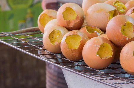 Grilled egg ; eggs on the grill