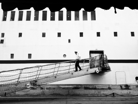 BANGKOK - MARCH 8 : The Logos Hope dropped anchors at Bangkok Thailand in 8 March 2013. The Logos Hope, operated by the German non-profit GBA (Good Books for All), mission is to bring knowledge, assistance and hope to people worldwide. Visiting Bangkok maのeditorial素材