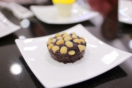 chocolate cake in white plateの写真素材