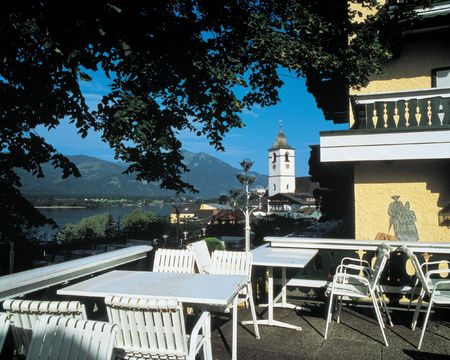 Restaurant Overlooking Lakeの写真素材