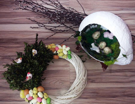 Easter holiday decoration on the tableの写真素材