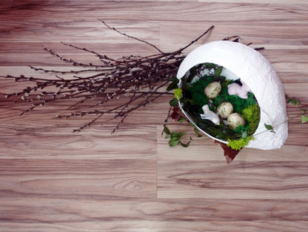 Easter holiday decoration on the tableの写真素材