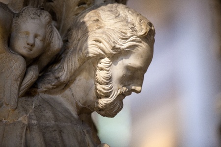 Pisa - Duomo interior.  Pulpit by Giovanni Pisanoのeditorial素材