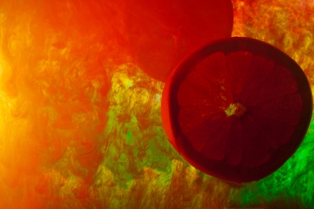 slice oranges in waterの写真素材