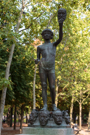 Statue in Luxembourg garden of Luxembourg Palace, Paris, Franceのeditorial素材