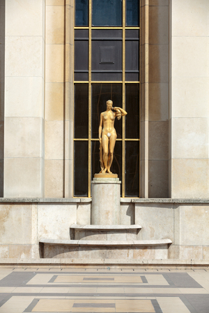 Paris - The sculptures on Tracadero. Trocadero is area of Paris on banks of Seine not far from famous Eiffel Tower. On a hilltop in 1937 built a new palace - Palais de Chaillot. Paris, France.のeditorial素材