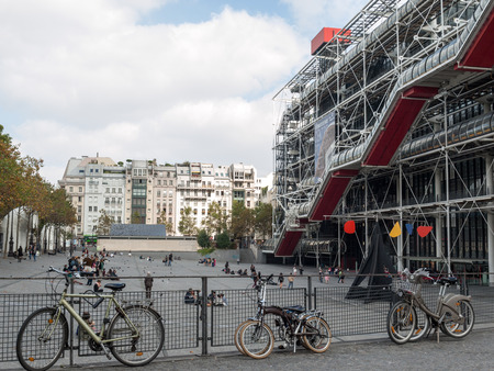 Paris -  Centre Georges Pompidou was designed in style of high-tech architecture. It houses library, National Art Modern museum and IRCAM.のeditorial素材