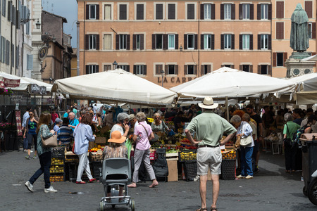 Fresh fruits and vegetables for sale in Campo de Fiori, famous outdoor market in central Rome.のeditorial素材