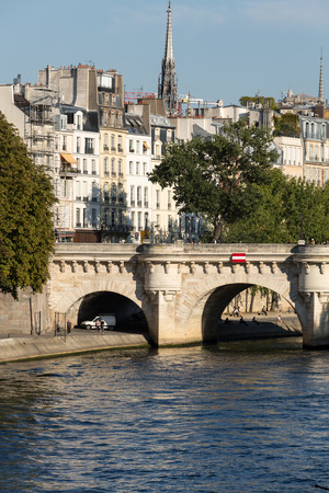 Pont Neuf and Cite Island in Paris, Franceのeditorial素材