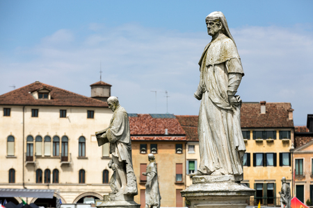 Statues on Piazza Prato della Valle, Padua, Italy.のeditorial素材