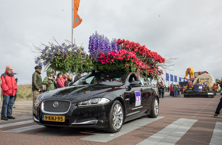 NOORDWIJK, NETHERLANDS - 22 APRIL 2017: the traditional flowers parade Bloemencorso from Noordwijk to Haarlem in the Netherlands.のeditorial素材