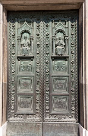 PADUA, ITALY - MAY 3, 2016: The door of Basilica of Saint Anthony in Padua, Italyのeditorial素材