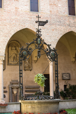 PADUA, ITALY - MAY 3, 2016: Basilica of Saint Anthony Courtyard . Padua, Italyのeditorial素材