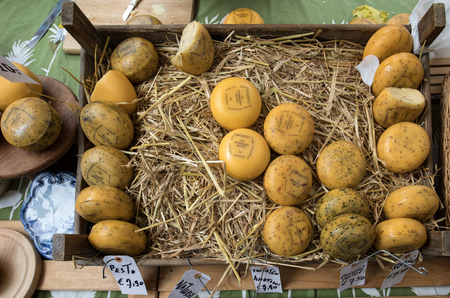 ALKMAAR,  NETHERLANDS - APRIL 21, 2017: Dutch cheese on a street market in Alkmaar. Netherlandsのeditorial素材