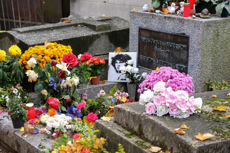 Paris, France - September 2017: Jim Morrison grave in Pere-Lachaise cemetery, Paris. Each year thousands fans and curious visitors come to pay homage to Jim Morrison's graveのeditorial素材