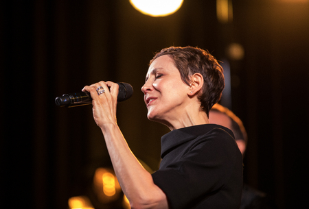 Cracow, Poland - April 26, 2018: The performance of the American jazz vocalist Stacey Kent with her accompanying quartet on the Kijow.Centre stage in Krakow, Poland. It is a concert in the cycle - The World of Great Music organized by the Cracovia Music Aのeditorial素材