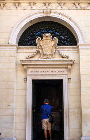Ravenna, Italy - Sept 11, 2019: The monumental tomb of the most famous italian poet Dante Alighieri in Ravenna, Emilia Romagna, Italy.のeditorial素材