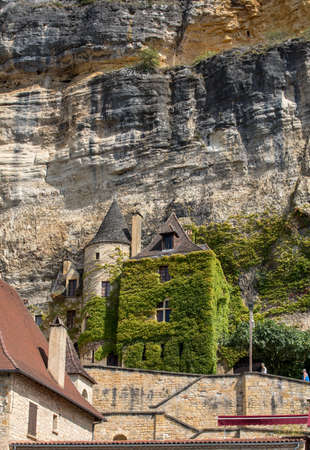La Roque-Gageac, Dordogne, France - September 7, 2018: La Roque-Gageac scenic village on the Dordogne river, Franceのeditorial素材