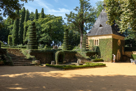 Eyrignac, France - September 2, 2018: the picturesque Jardins du Manoir d Eyrignac in Dordogne. Franceのeditorial素材