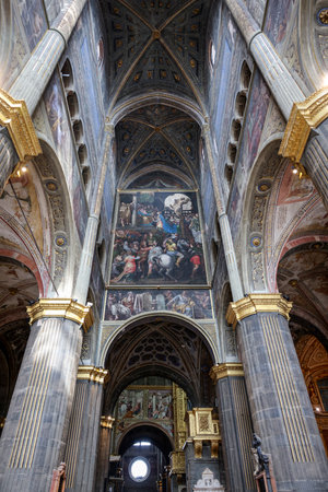 Cremona, Italy - September 7, 2022: Interior of Cathedral of Cremona or Cathedral of Santa Maria Assunta, Lombardy, Italy.のeditorial素材