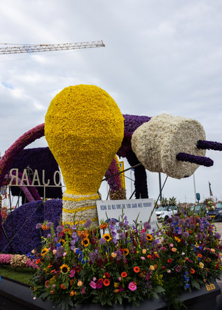 Noordwijk, Netherlands - April 22, 2023: Spectacular flower covered floats in the Bloemencorso Bollenstreek the annual spring flower parade from Noordwijk to Haarlem in the Netherlands.のeditorial素材