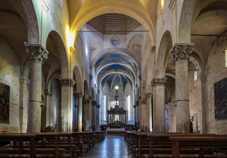 Massa Marittima, Italy - Sept 11, 2022: Interior of cathedral of Saint Cerbonius in Massa Marittima. Italyのeditorial素材