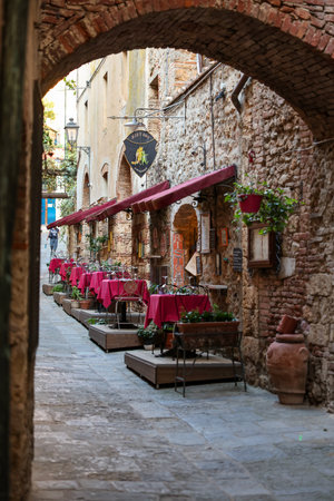 Massa Marittima, Italy - Sept 11, 2022: The old town of Massa Marittima, also known as the Citta Slow, in Tuscany, Italyのeditorial素材