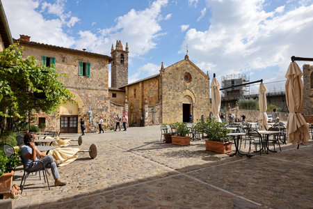 Monteriggioni, Italy - Sept 17, 2022: Piazza Roma in Monteriggioni medieval walled town. Tuscany, Italyのeditorial素材