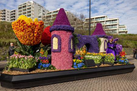 Noordwijk, Netherlands - April 22, 2023: Spectacular flower covered floats in the Bloemencorso Bollenstreek the annual spring flower parade from Noordwijk to Haarlem in the Netherlands.のeditorial素材