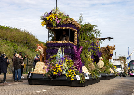 Noordwijk, Netherlands - April 22, 2023: Spectacular flower covered floats in the Bloemencorso Bollenstreek the annual spring flower parade from Noordwijk to Haarlem in the Netherlands.のeditorial素材